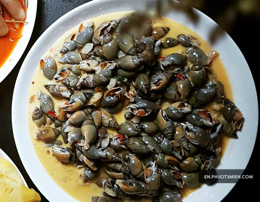 Oc ca na xao bo cay” – sea snails sautéed with spicy butter.