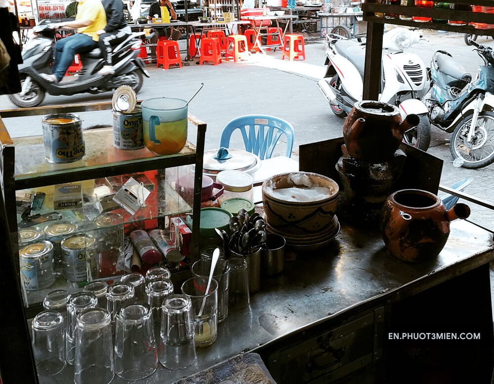 Ba Lu Cafe - Unique Drum Roasted Coffee in Saigon