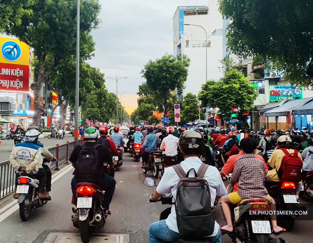 Rules Of The Road in Saigon Traffic