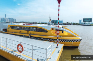 Saigon yellow river bus