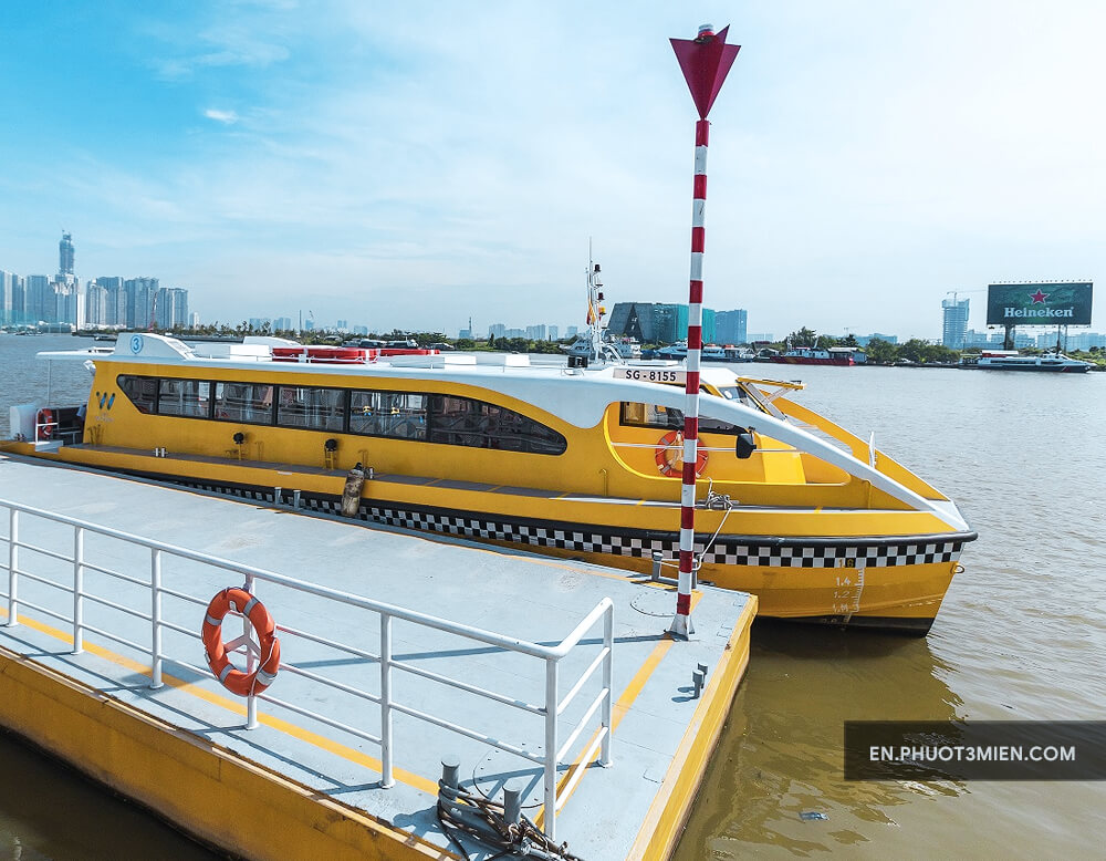Saigon yellow river bus