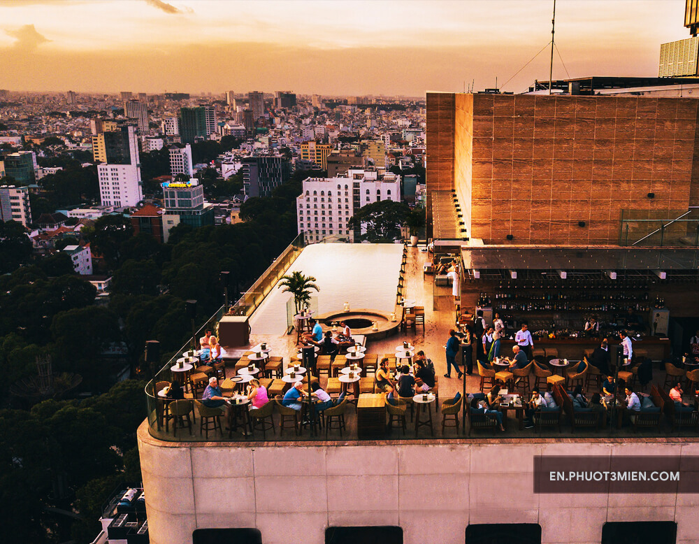 Social Club & Pool Rooftop Bar – Des Arts Saigon Hotel