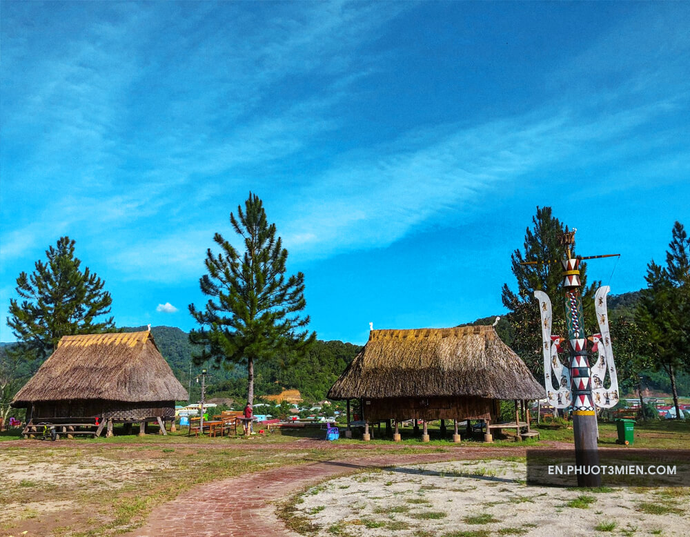 Co Tu traditional village in Tay Giang