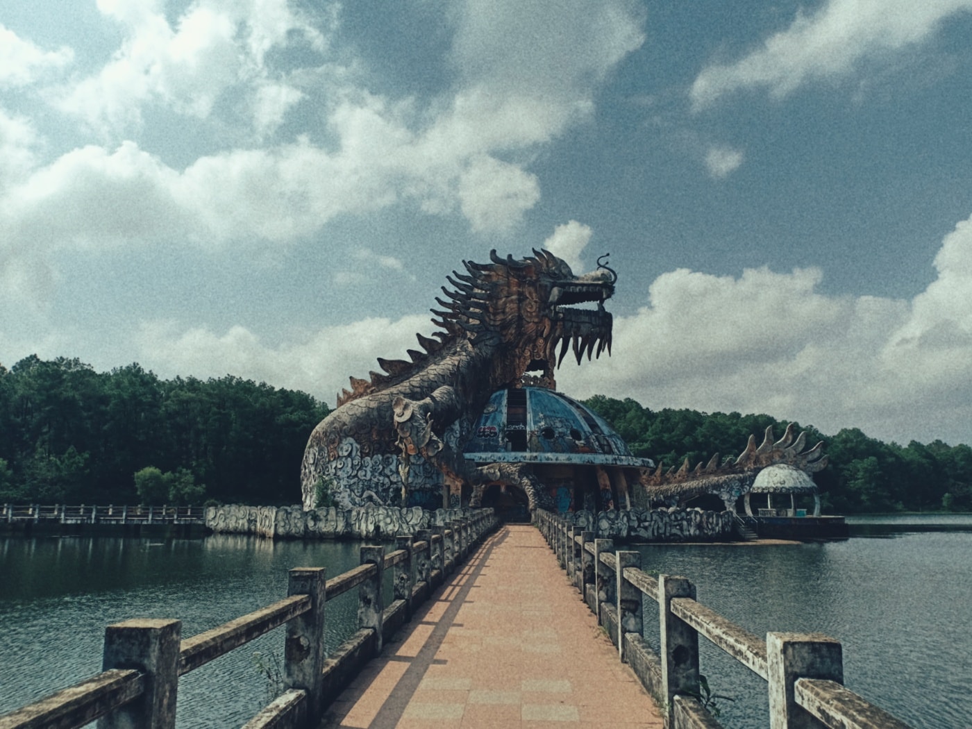 A terrific yet fascinating dragon sculpture in Ho Thuy Tien Park