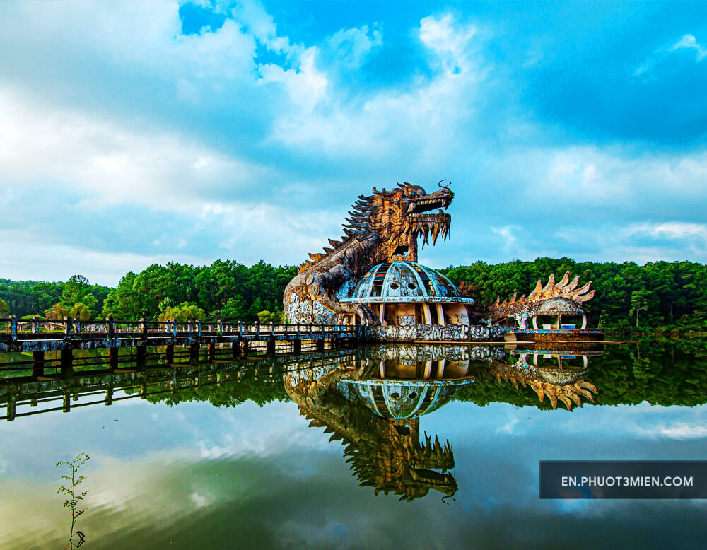 Ho Thuy Tien: Hue’s Abandoned Amusement Park