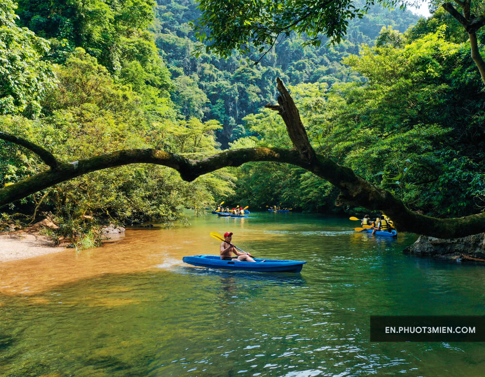 kayaking in Chay River