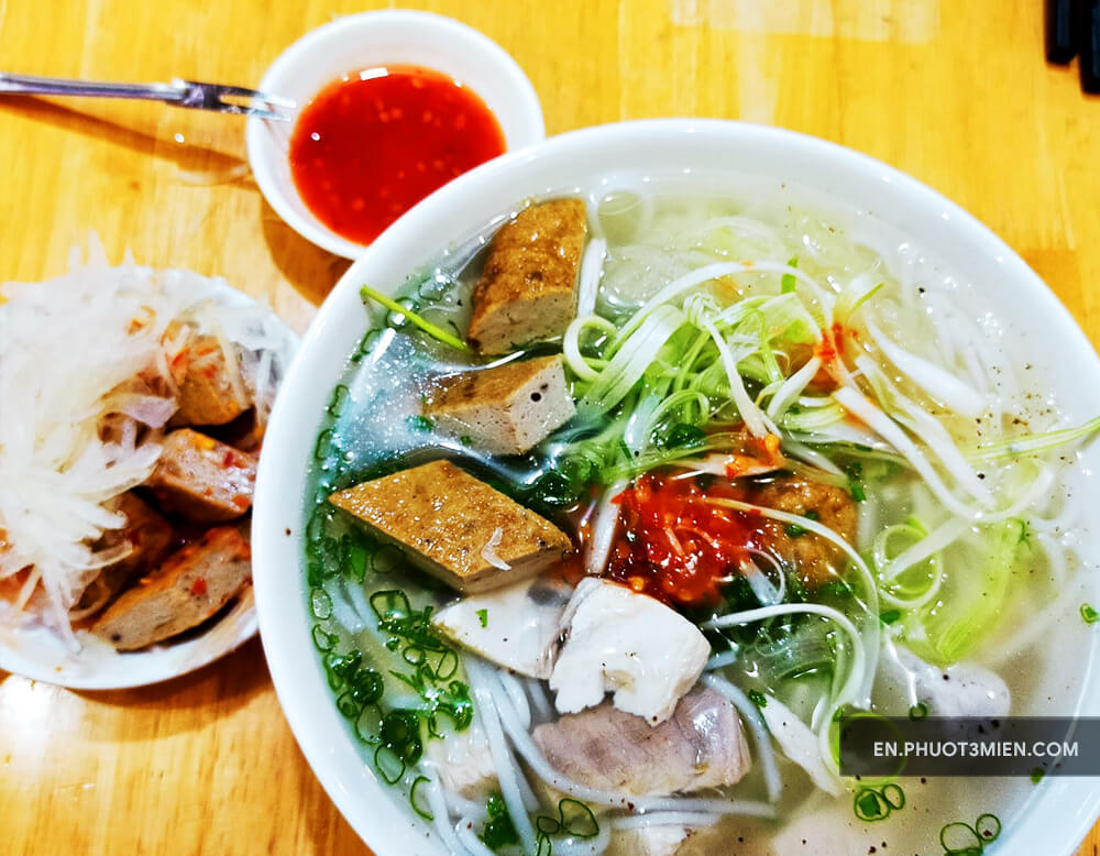Vietnamese udon with grilled fish