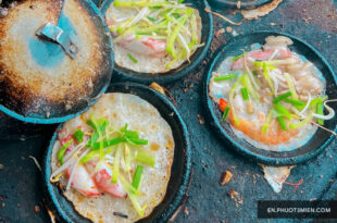 sizzling cake with squids of Nha Trang