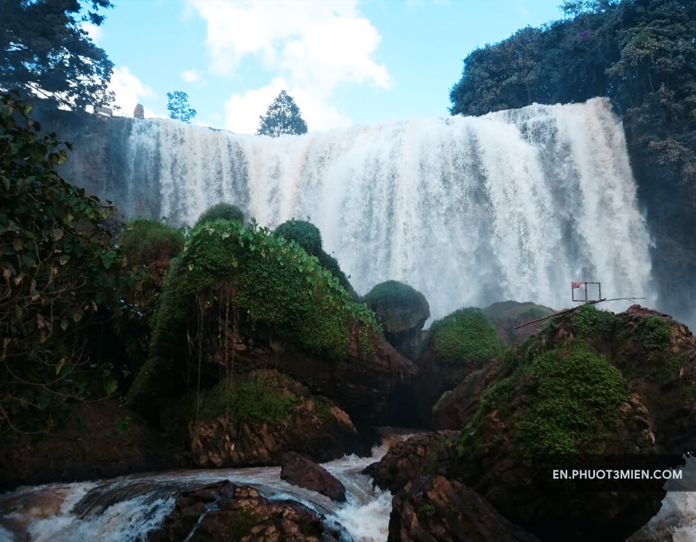Elephant waterfall – Thac Voi
