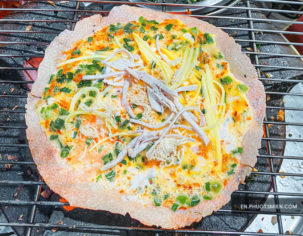 banh trang nuong - the vietnamese pizza in da lat