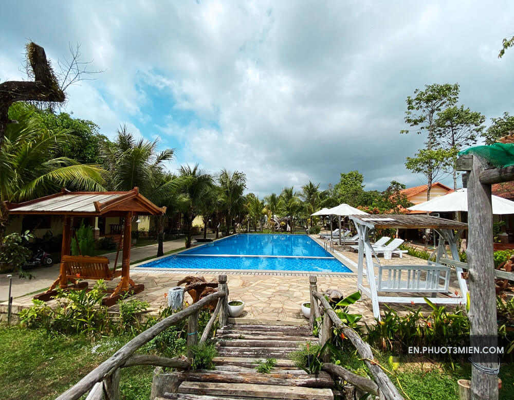 Lien Tho Village Resort